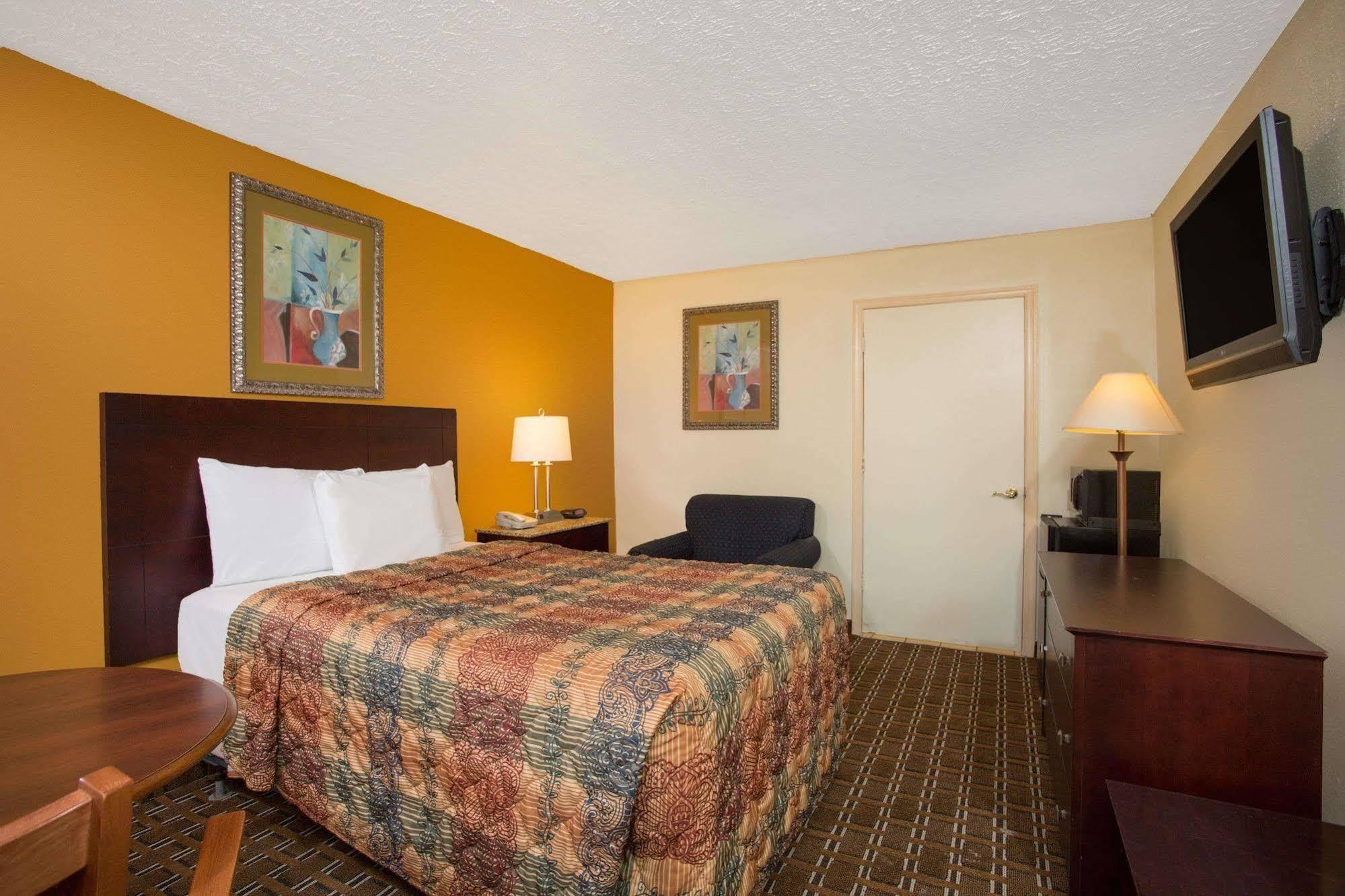 Days Inn By Wyndham Chester Εξωτερικό φωτογραφία