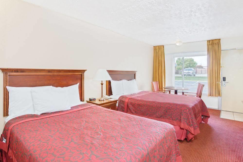 Days Inn By Wyndham Chester Εξωτερικό φωτογραφία